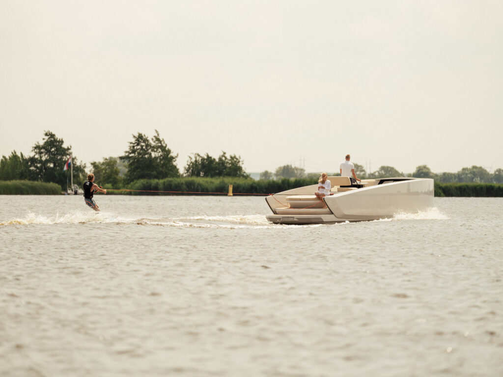 100% Electric Yachts by Lumen, Silent Electric Boats