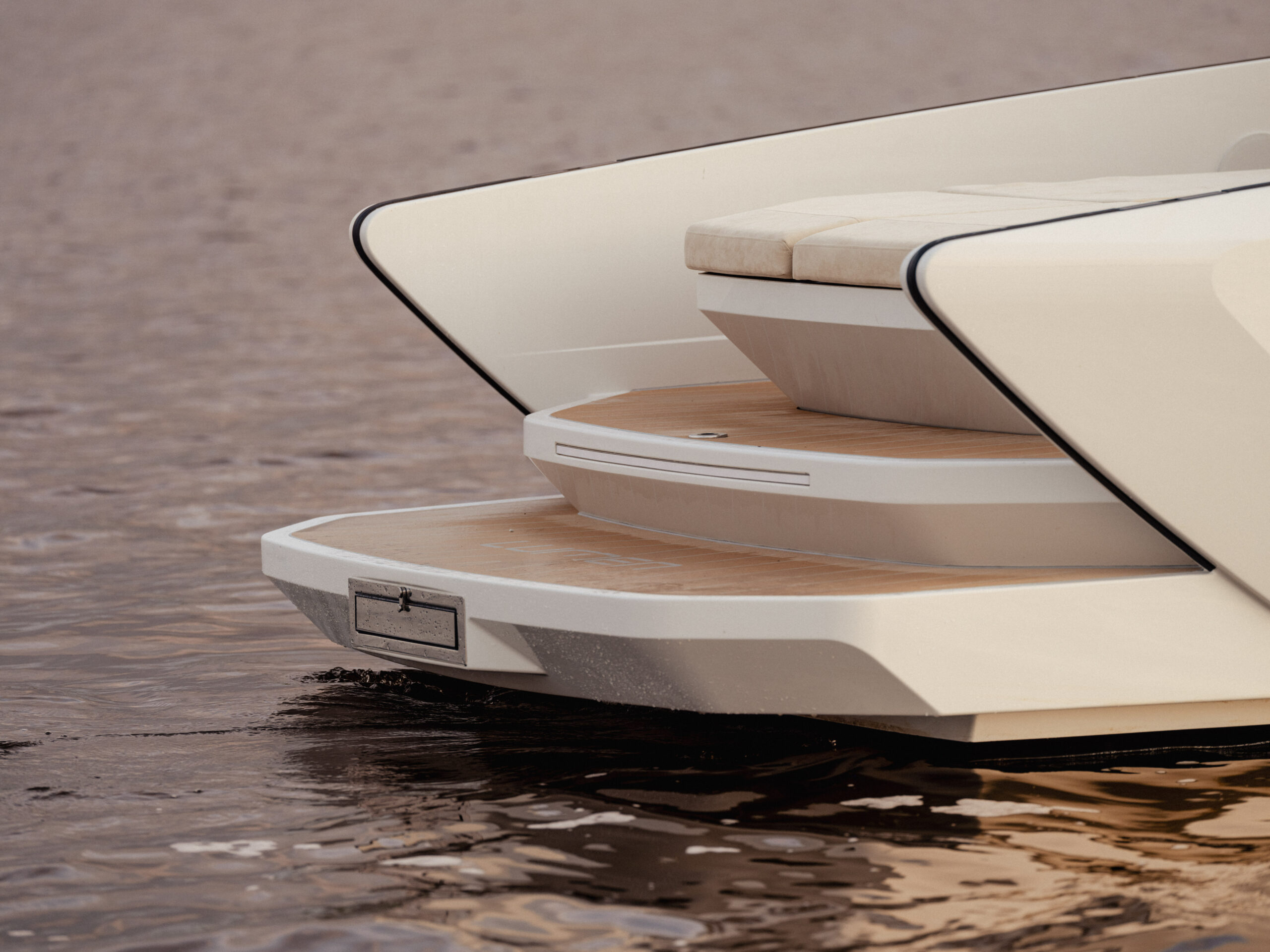 Lumen E10 100% Electric Boat